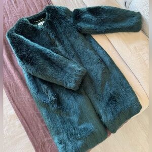Luxurious Faux Fur Coat in Deep Green
